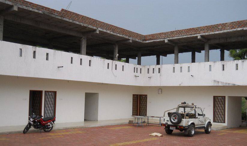 Hotel Utsav Private Limited, Vadodara 4